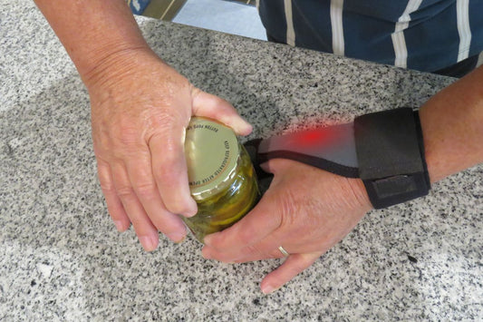 When Do You Need a Thumb Sprain Brace? Symptoms, Treatment & How to Choose One