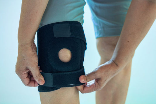 Knee Brace vs Knee Sleeve: Understanding the Difference (and Why It Matters)
